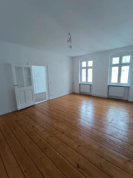 Gemütliche kleine Single Altbauwohnung im Seitenflügel 3.OG — photo 1